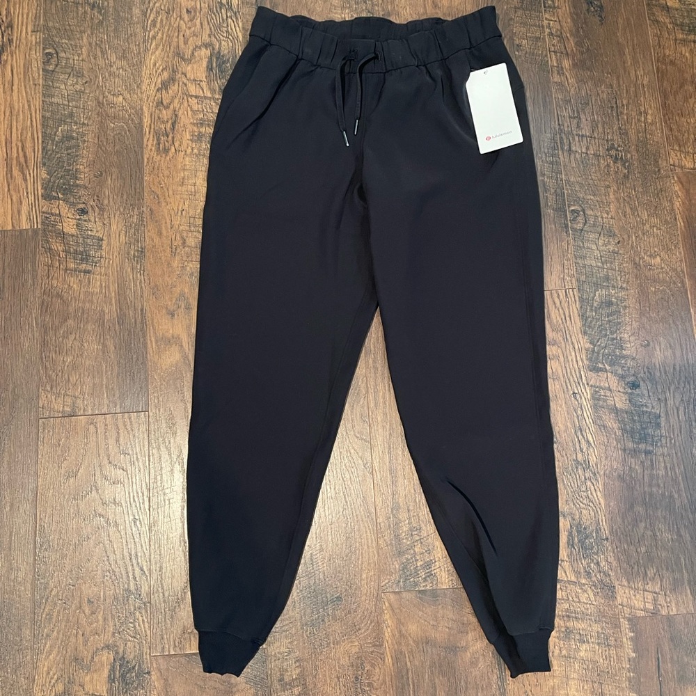 NWT Lululemon Woven Black Joggers Size 8